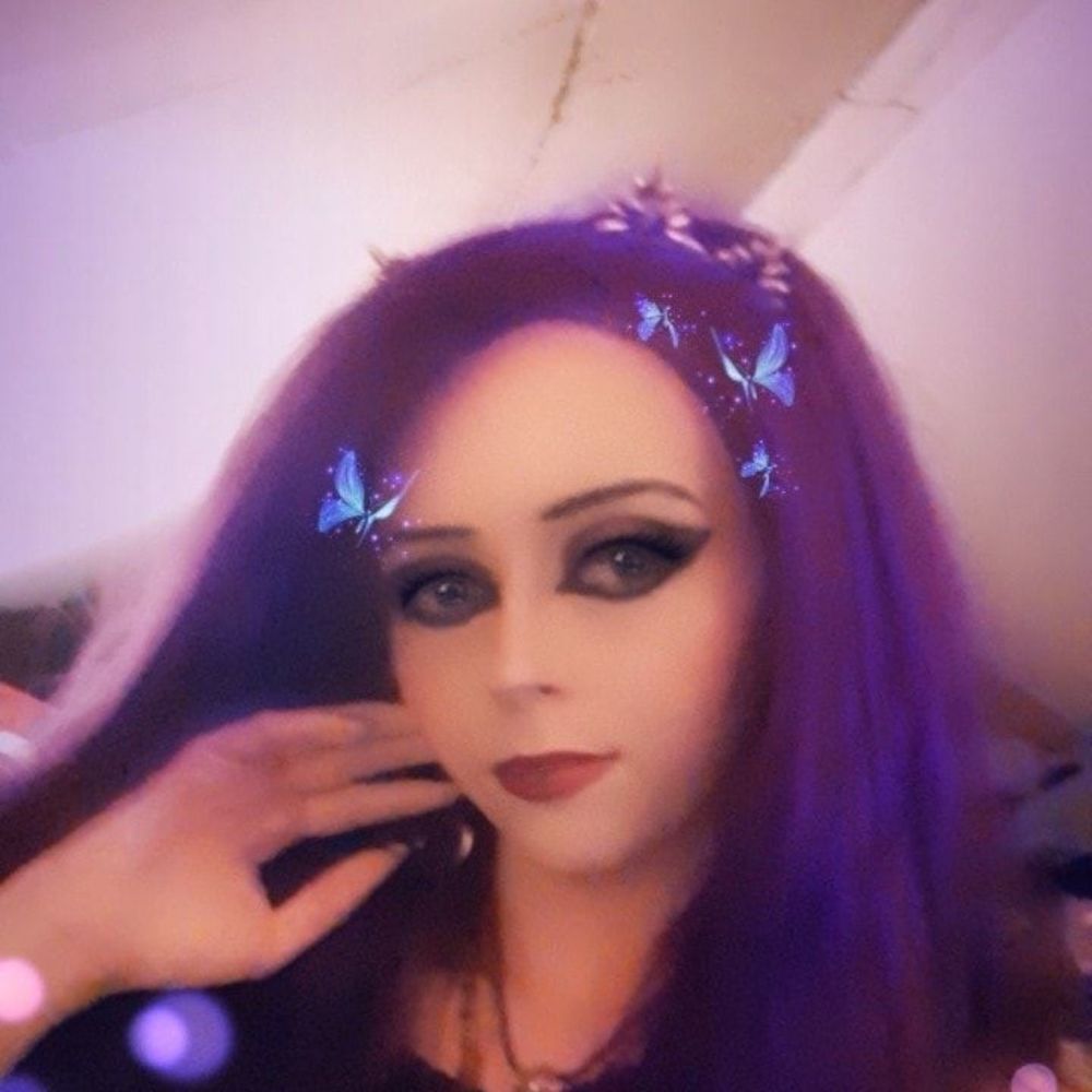 Meet your Posher, Ashira